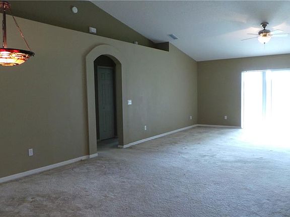 2nd image of 916 N Lake Lindley Dr