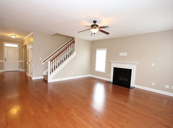 3rd image of 1104 Shelley Dr