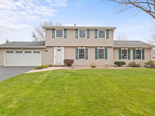 1093 Terry Dr, Webster, NY 14580