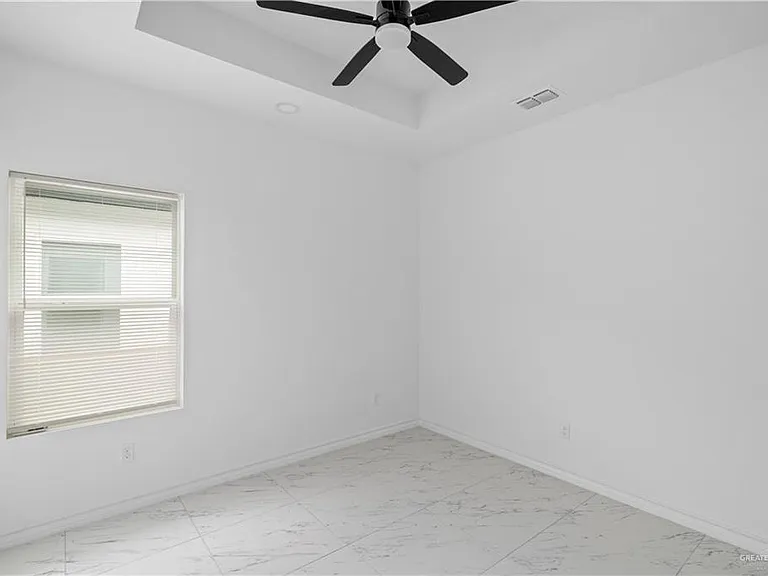 11304 N 25th St #2 — Photo 8