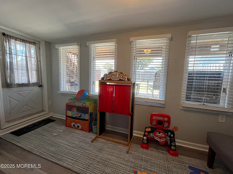 103 Chicago Ave — Photo 24