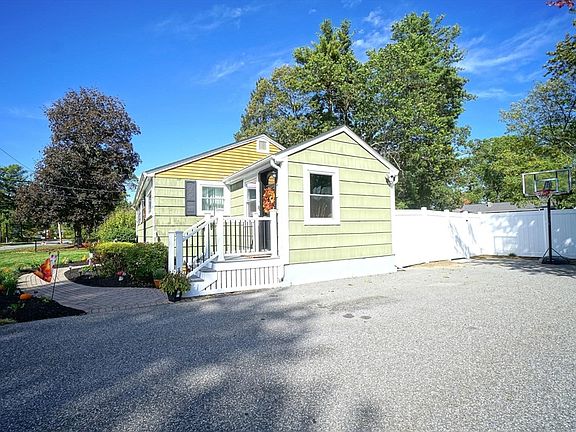 4th image of 1042 Chandler St