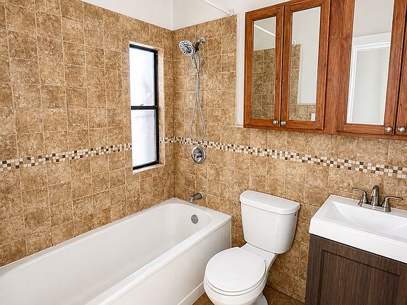 3rd image of 1823-27 Garfield Pl #108