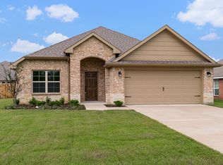 1504 Golden Spike Dr, Ennis, TX 75119