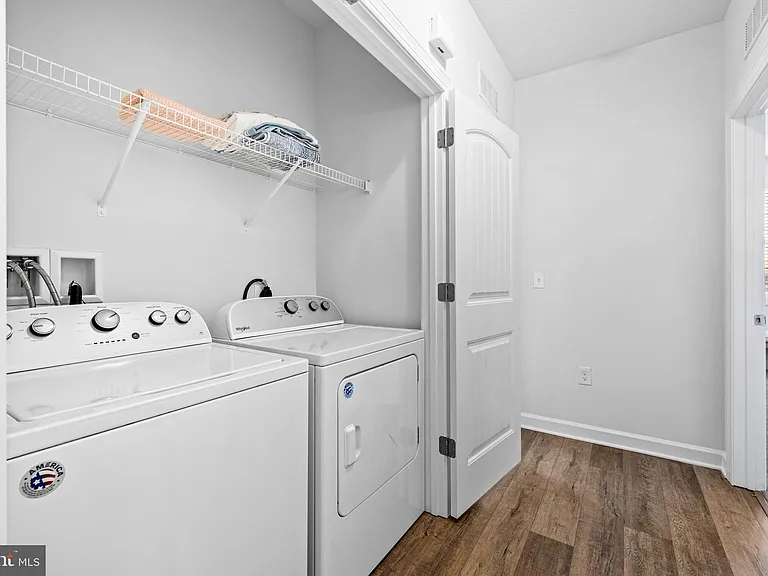 1014 Crew St #102 — Photo 16