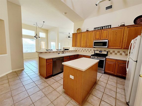 4th image of 5007 Cypress Spring Dr