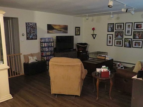 5th image of 36 Richmond Blvd Unit 2A