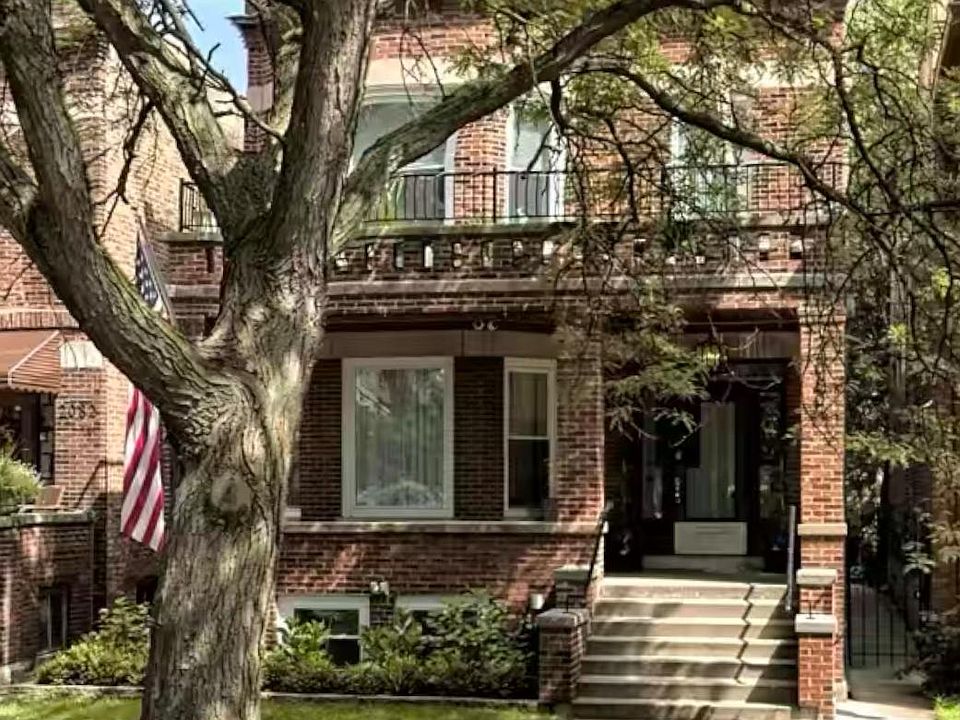 1st image of 2080 W Greenleaf Ave