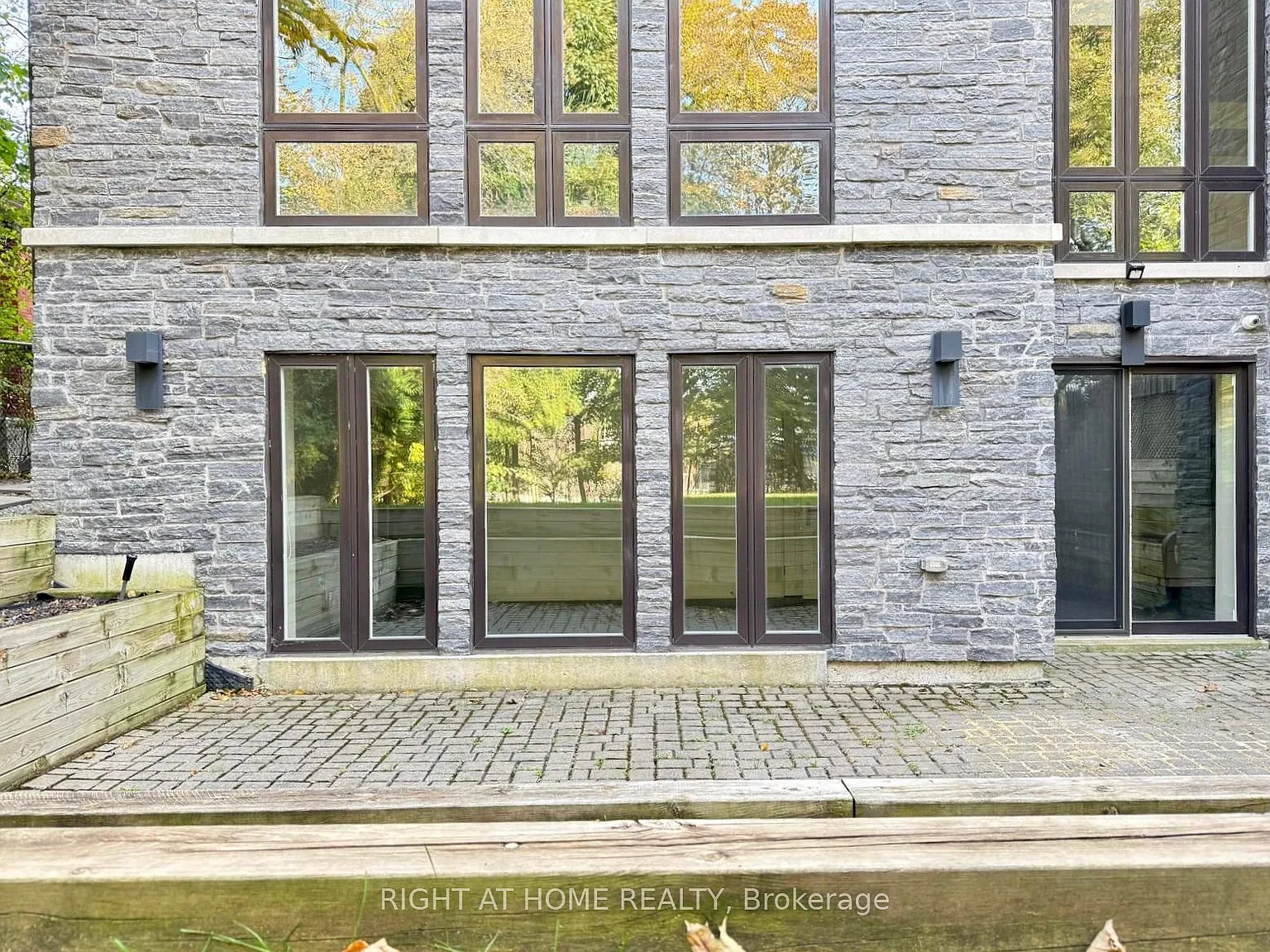 2 bed, $2,800 — Photo 1