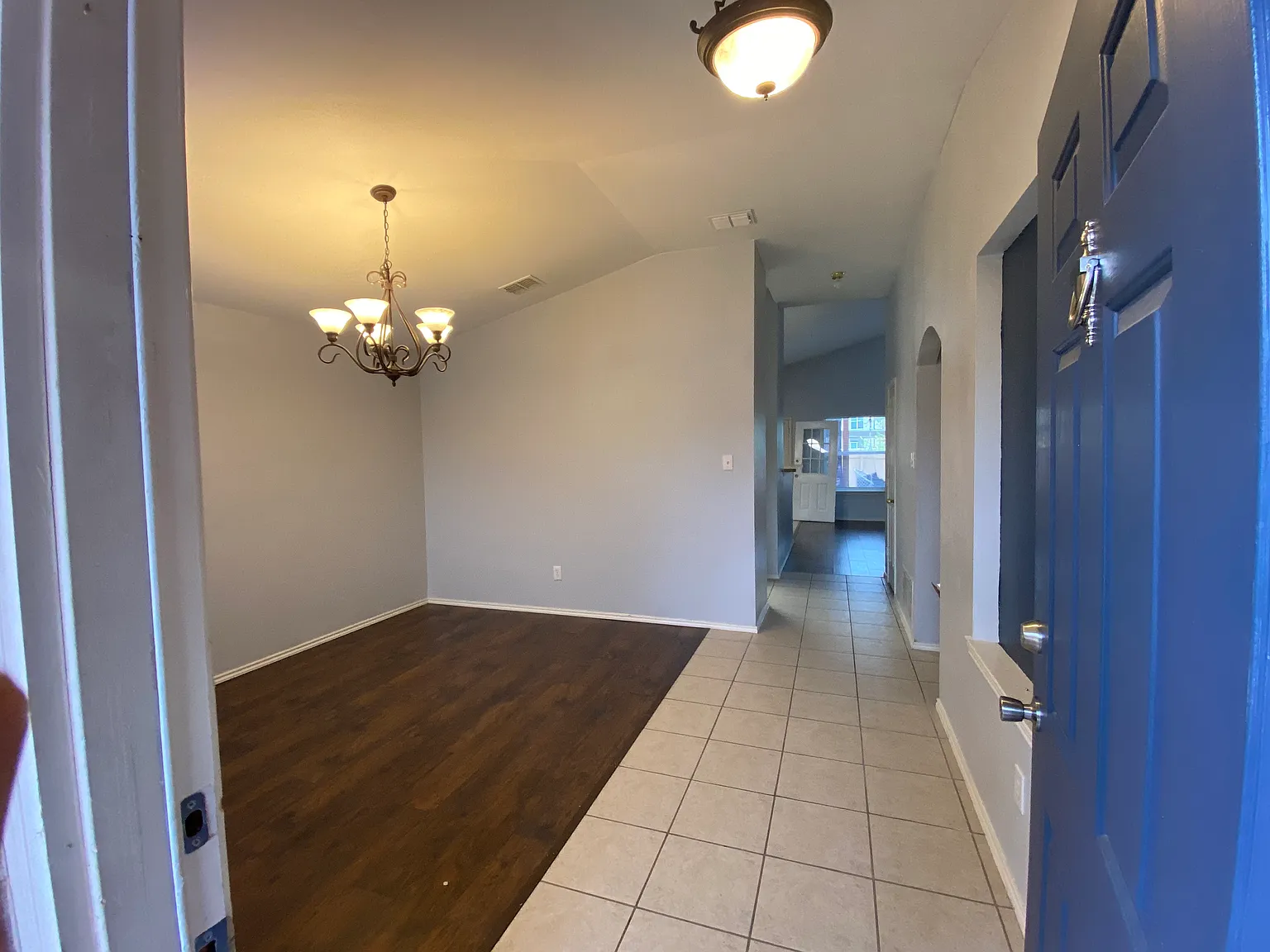 202 Maplecrest Dr — Photo 3