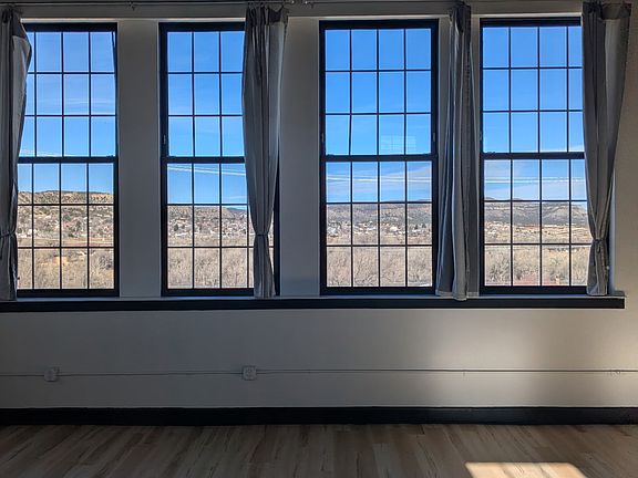 4th image of 210 East St #204