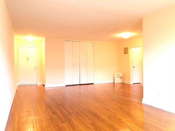 4th image of 142-10 Roosevelt Ave #53