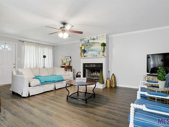 2nd image of 16137 Crepemyrtle Dr