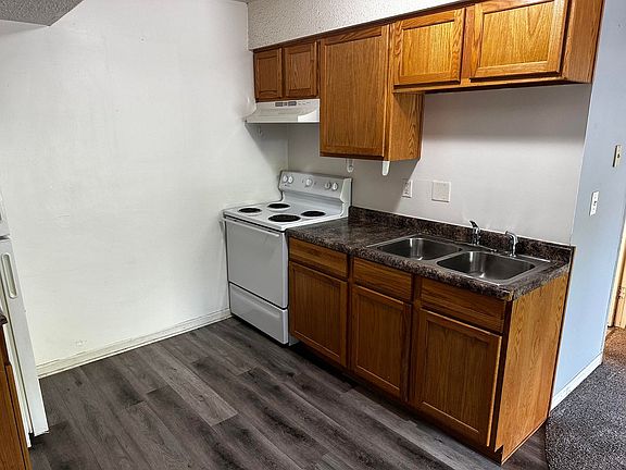 2nd image of 975 39th St APT 975-7