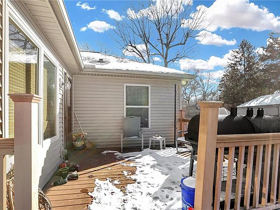 5th image of 469 Shiloh Dr