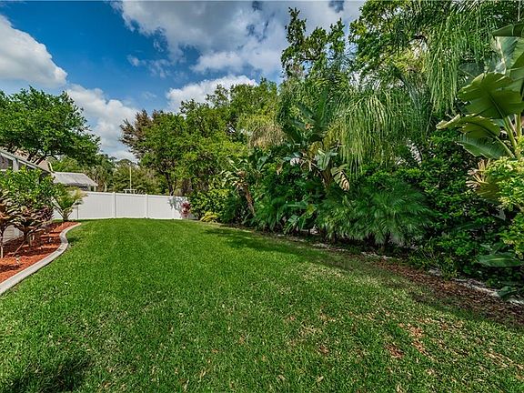 3rd image of 11918 Northumberland Dr