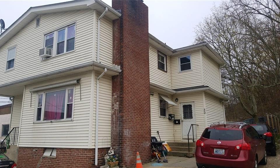 2nd image of 30 John St