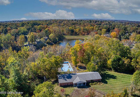 2nd image of 1222 Cliffwood Dr
