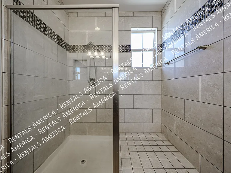 1930 S Sycamore Pl — Photo 32