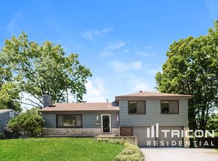 10130 Reeds Dr, Overland Park, KS 66207