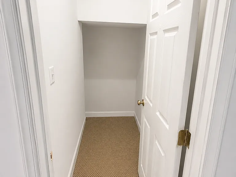 131 Claude Ct SE — Photo 16