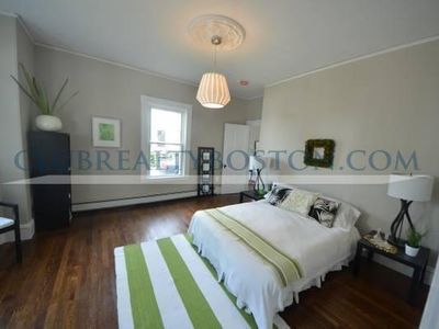 95 High St, Waltham, MA, 02453