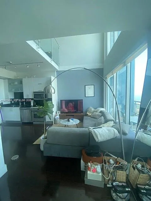 Infinity At Brickell Cond — Photo 3