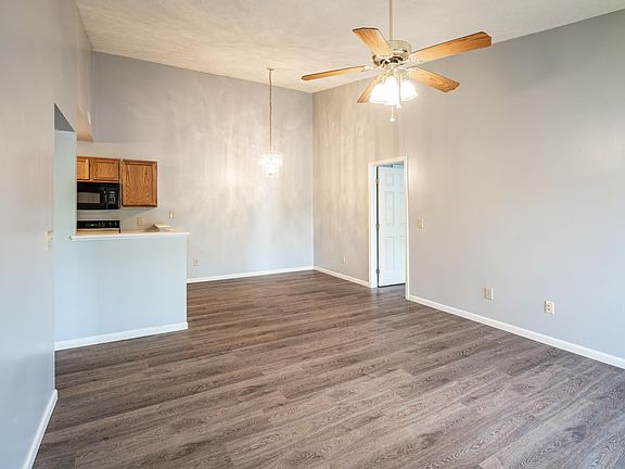 4th image of 10148 Carnation Ct APT 10