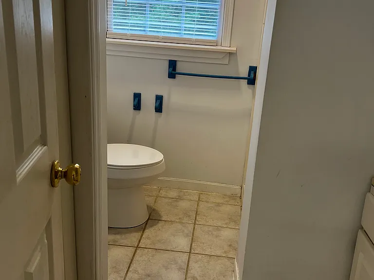12848 Farm Pond Ln — Photo 11