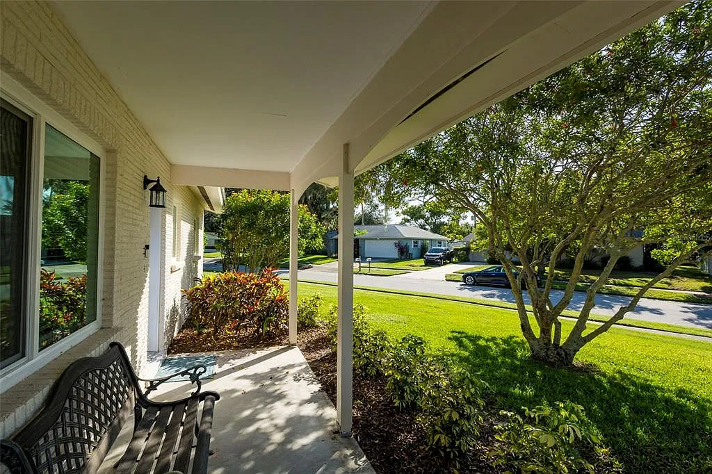 2 bed, 2.0 bath, 1826 sqft, $3,300 — Photo 3