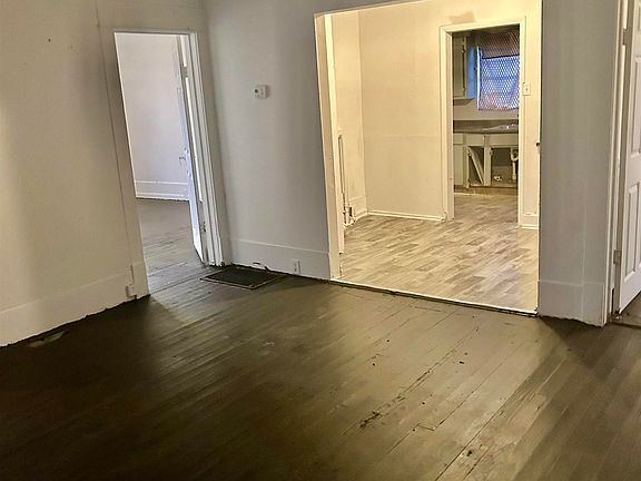 5th image of 2822 Avenue G