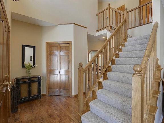 3rd image of 6065 Cheshire Ln N