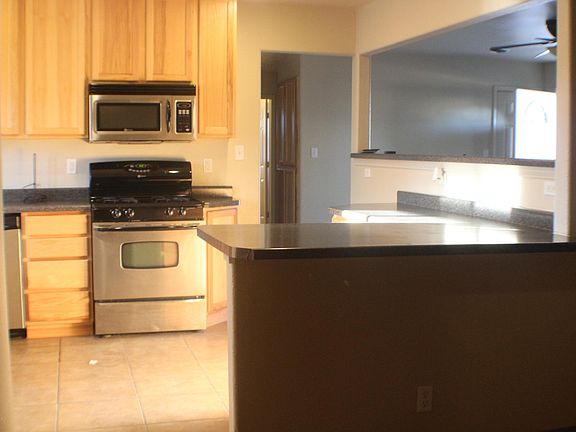 4th image of 1705 N Laguna Ave