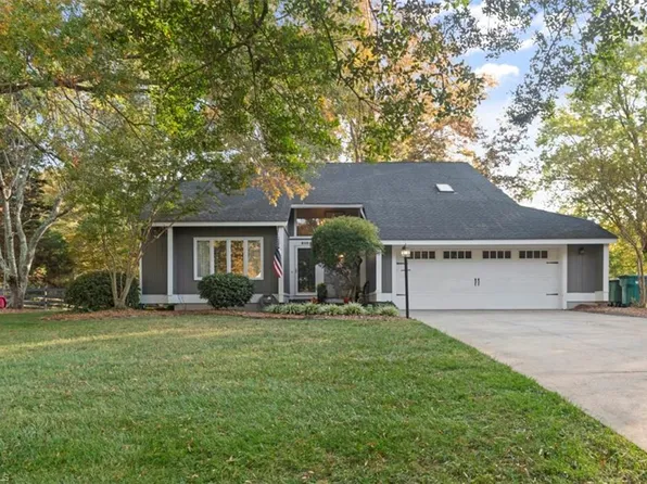 8105 Equestrian Ln, Clemmons, NC 27012