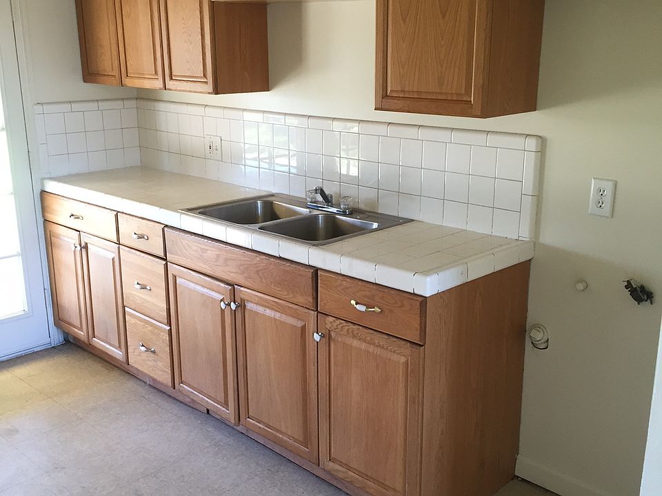 2nd image of 3411 N Hughes Ave