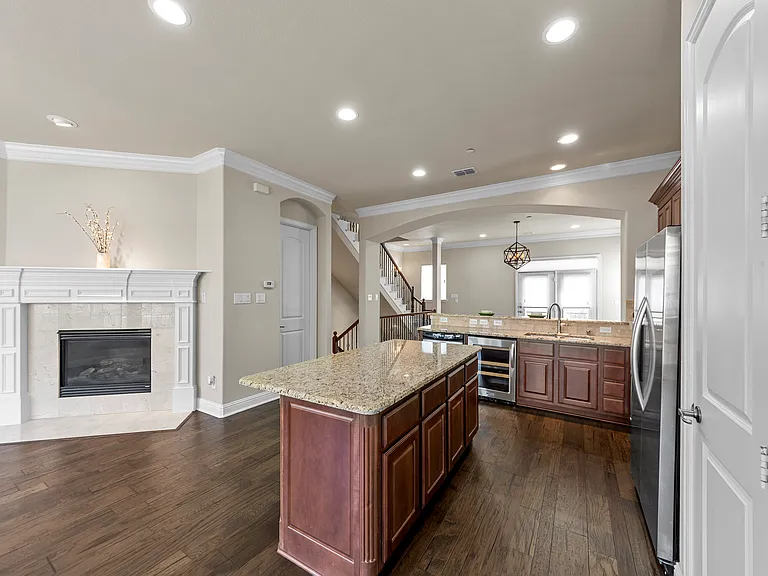5709 Lois Ln — Photo 11