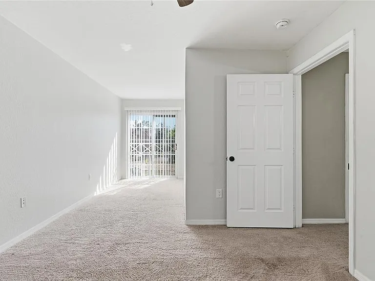9646 Lake Chase Island Way #9646 — Photo 10
