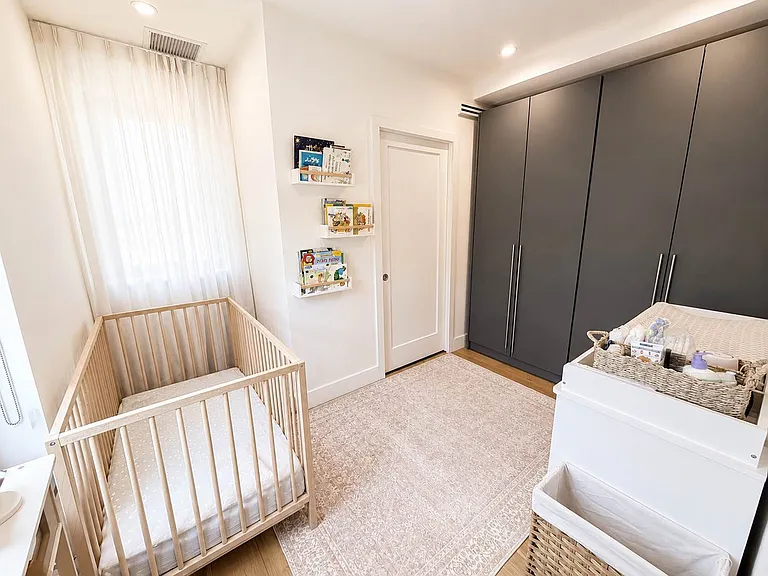 205 Frost St #2-R — Photo 6