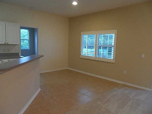 4th image of 6565 Fox Crest Ln