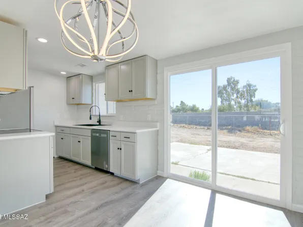 7826 E Locust St, Tucson, AZ 85730