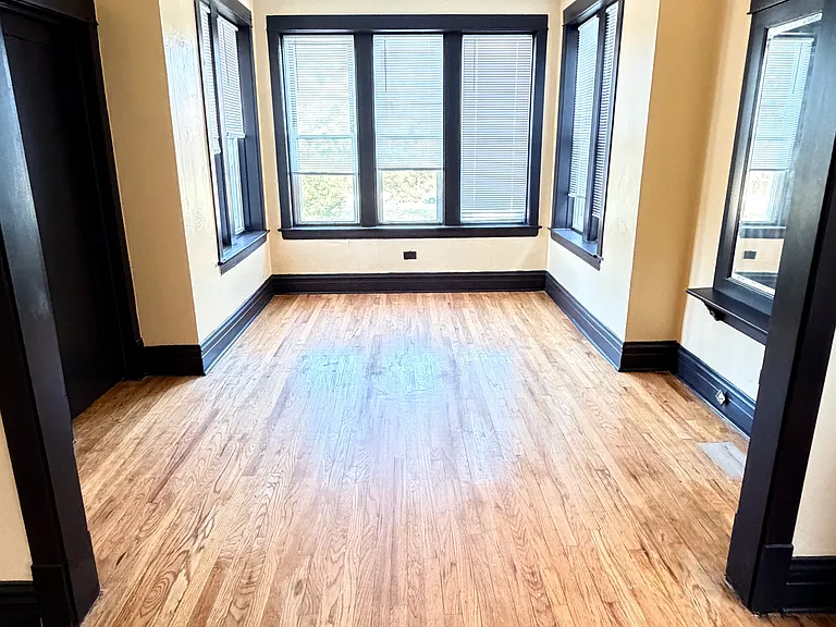 4334 S Western Ave #2 — Photo 2