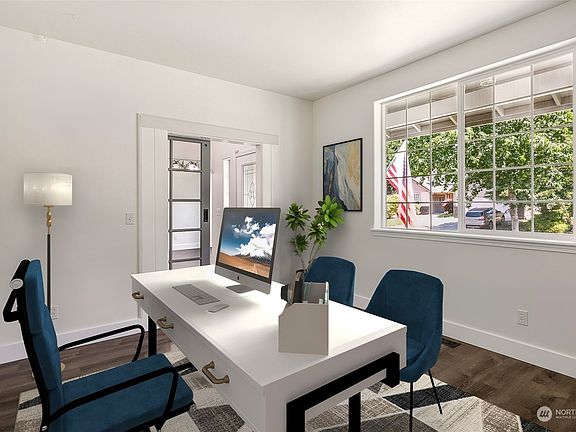 5th image of 4041 Campus Green Dr NE