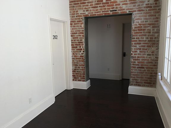 2nd image of 504 Dumaine St #202