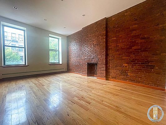 2nd image of 126 Jefferson Ave APT 2