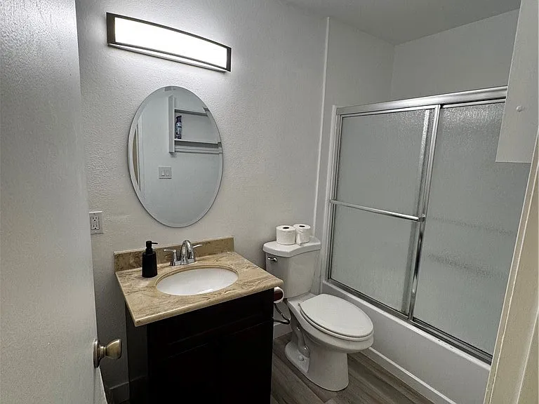 22330 Victory Blvd #803 — Photo 15