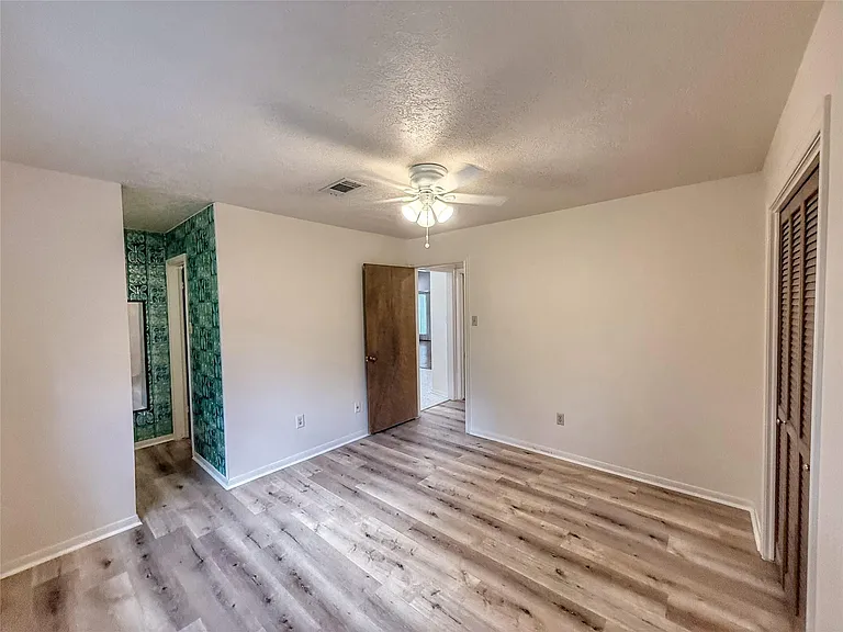 13103 Holston Hills Dr — Photo 24