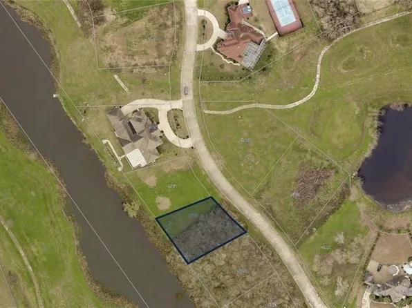 5461 Eastover Dr S, New Orleans, LA 70128