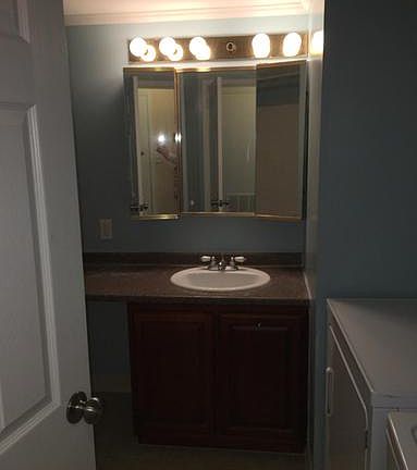 4th image of 456 Girard St APT 201