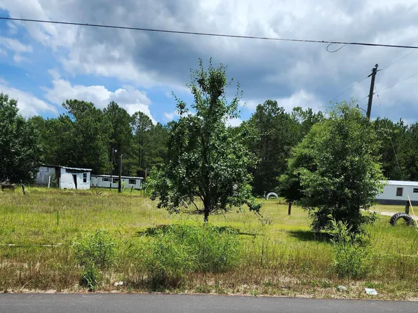 8961 Ware Dr., Nichols, SC 29581