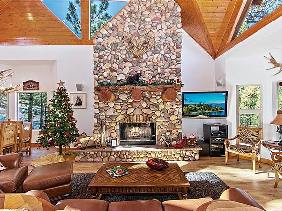 5th image of 42293 Evergreen Dr